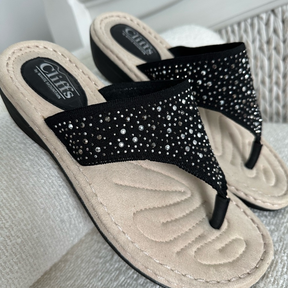Cliffs by White Mountain Women's Black Sandals  - NWOT